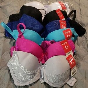 Underwire push up bras. (Different colors) 36A